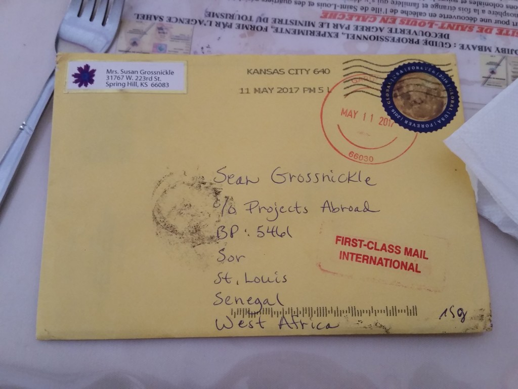 38 jours après l’expédition, la lettre de ma mère est arrivée/38 days after its sending, my mom's letter arrived